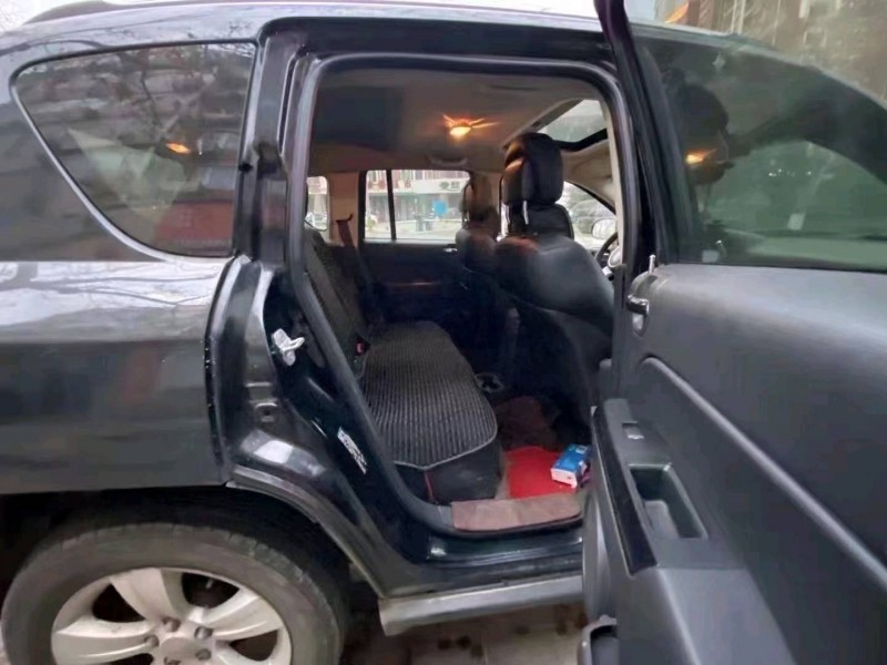青島13年Jeep指南者5