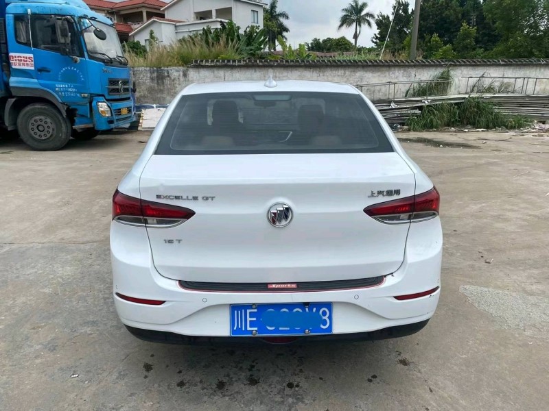 中山19年别克英朗5