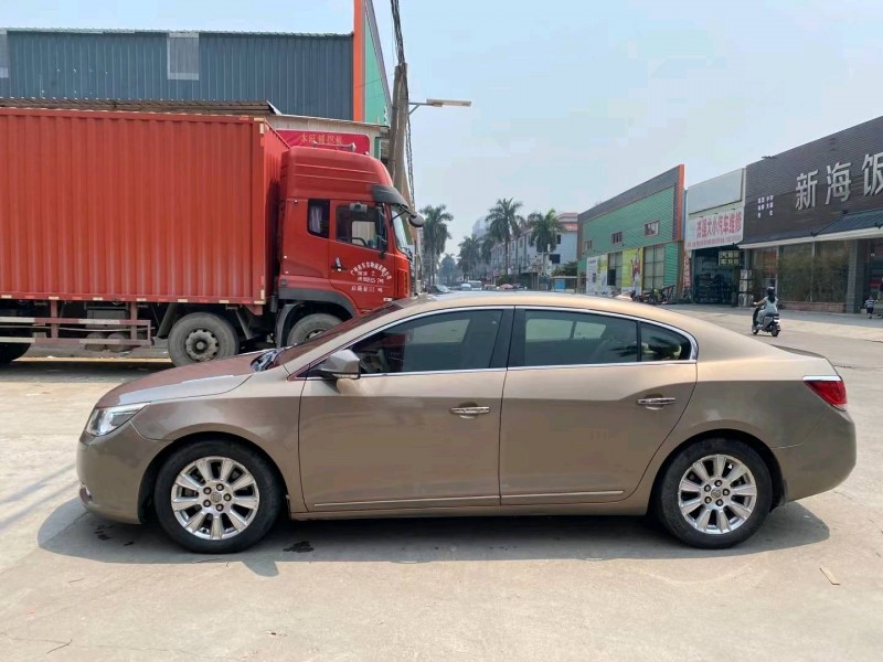 中山12年别克君越4