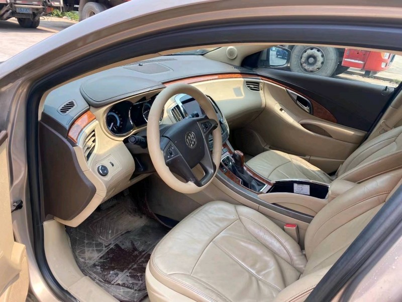 中山12年别克君越6