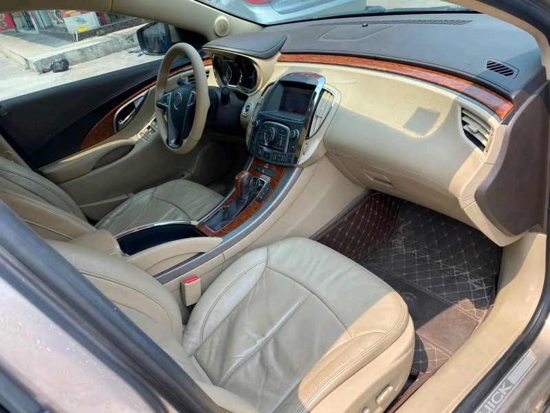 中山12年别克君越8