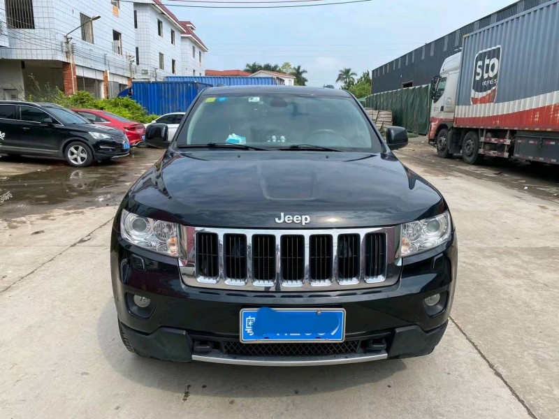 中山13年Jeep大切諾基1