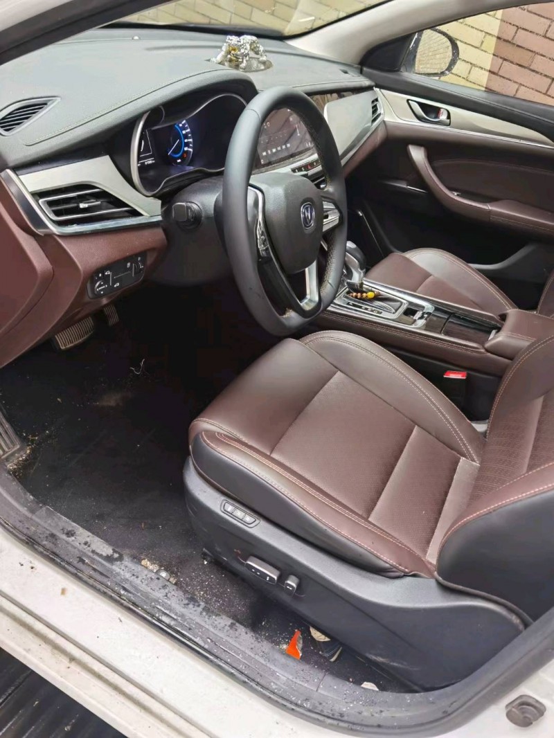 宁波19年长安汽车逸动5