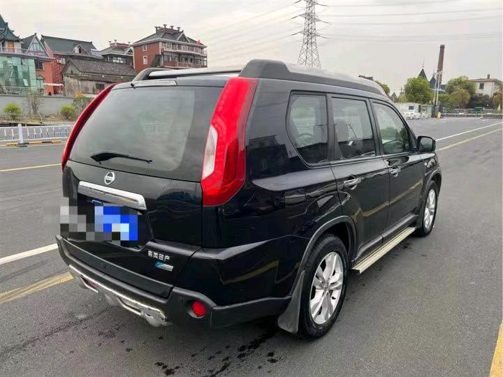 廈門12年日產奇駿3