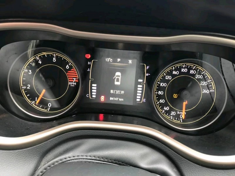 九江16年Jeep自由光1