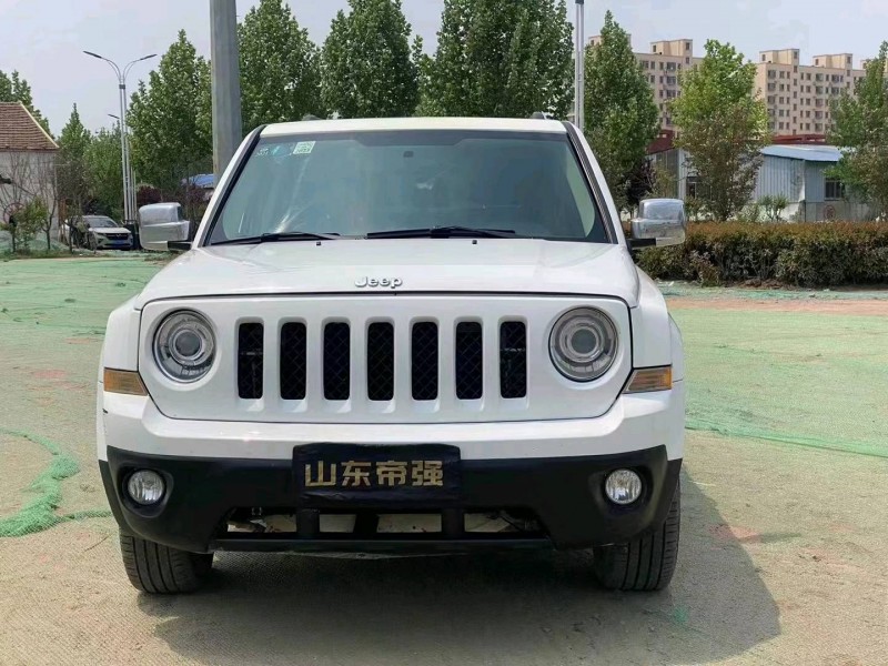 青島15年Jeep自由客8