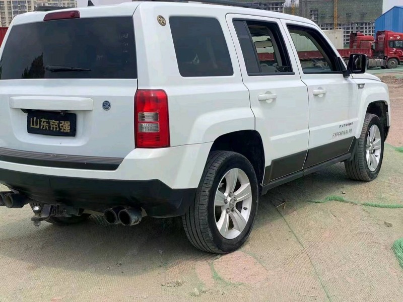 青島15年Jeep自由客5