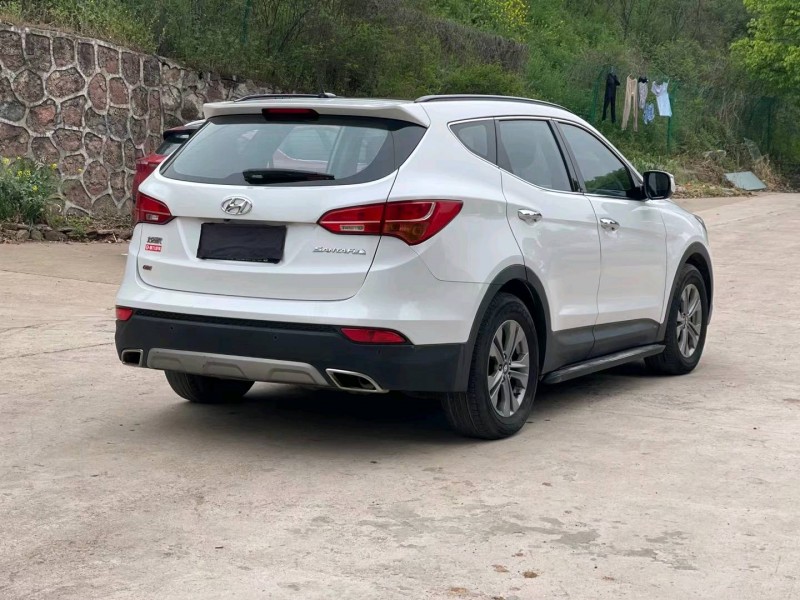 北京16年现代全新胜达2