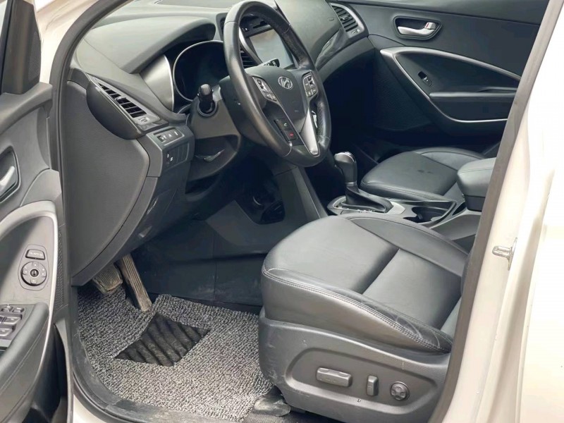 北京16年现代全新胜达5