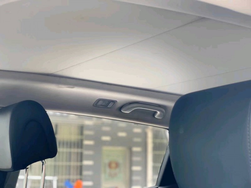 北京16年现代全新胜达8