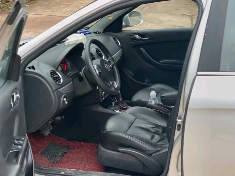 北京12年大众朗逸4