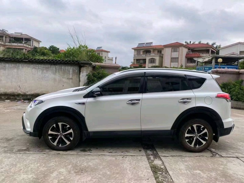 广州18年丰田RAV4荣放4