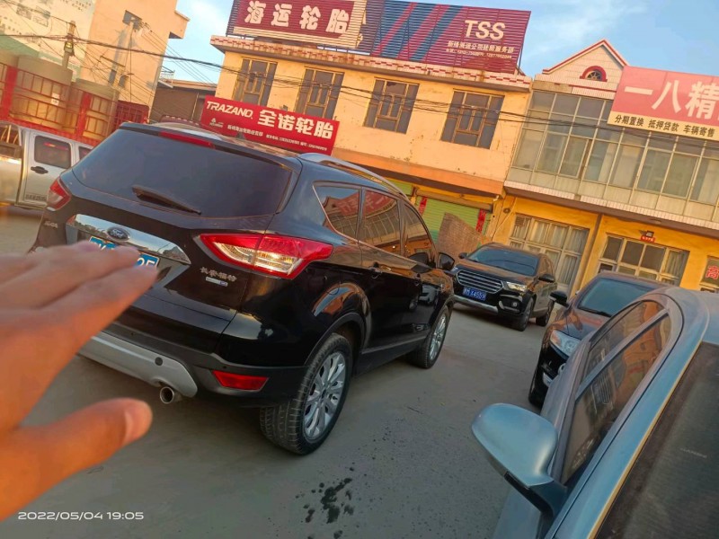 大同15年福特翼虎5
