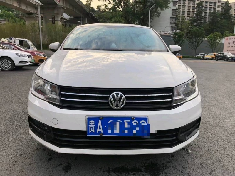 安順16年大眾桑塔納1