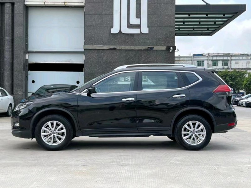 東莞21年日產奇駿4