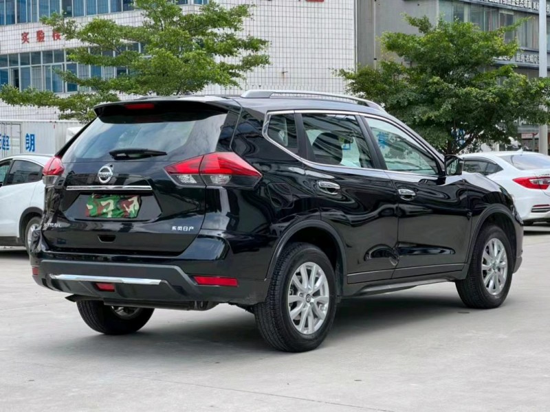 東莞21年日產奇駿8