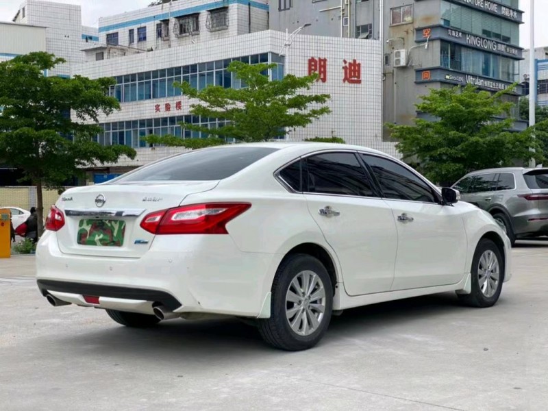 東莞17年日產天籟8