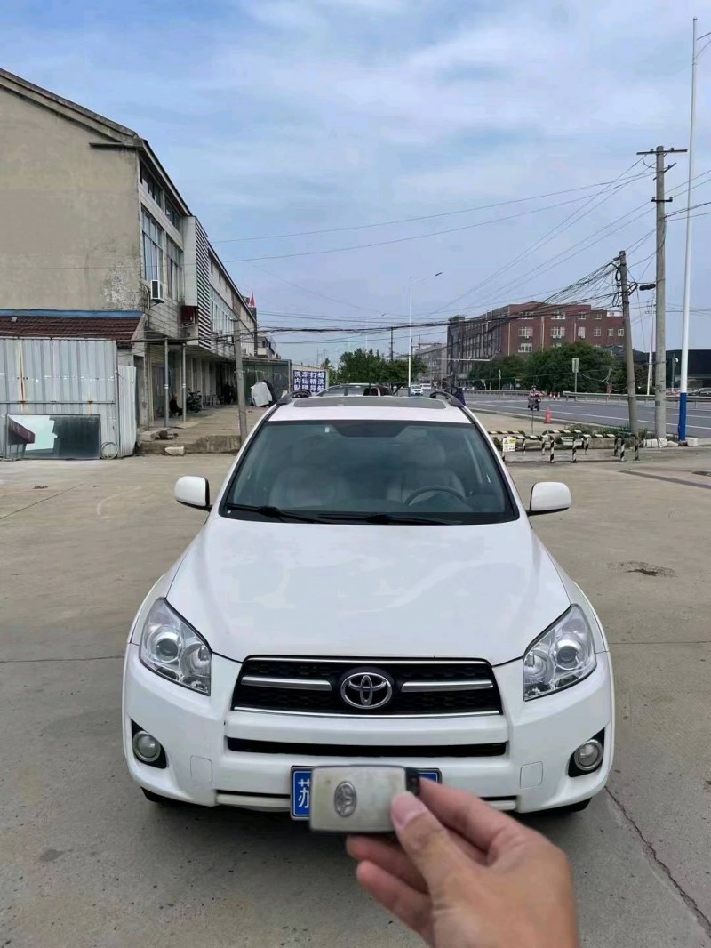 北京11年丰田RAV4荣放4