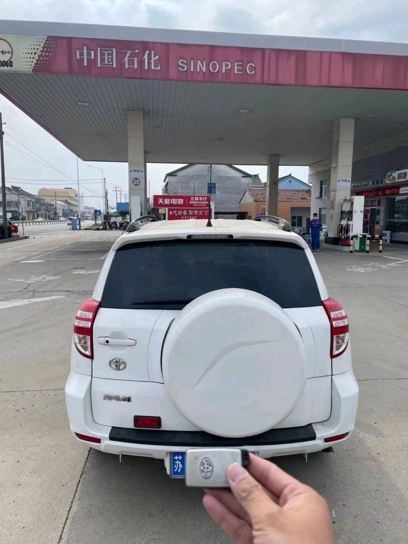 北京11年丰田RAV4荣放2