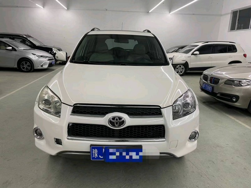 泰安13年豐田RAV41