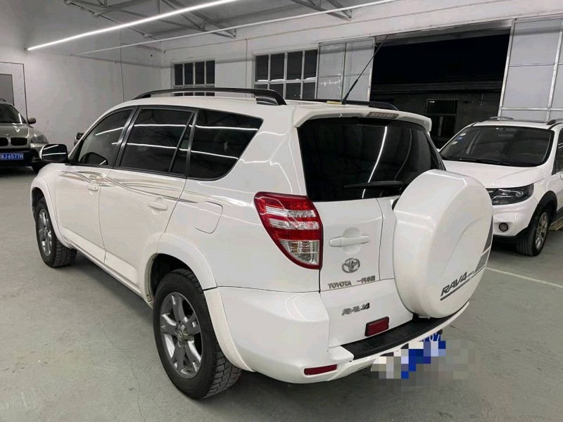 泰安13年豐田RAV43