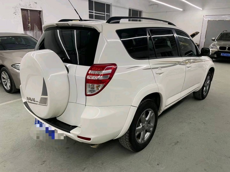 泰安13年豐田RAV48