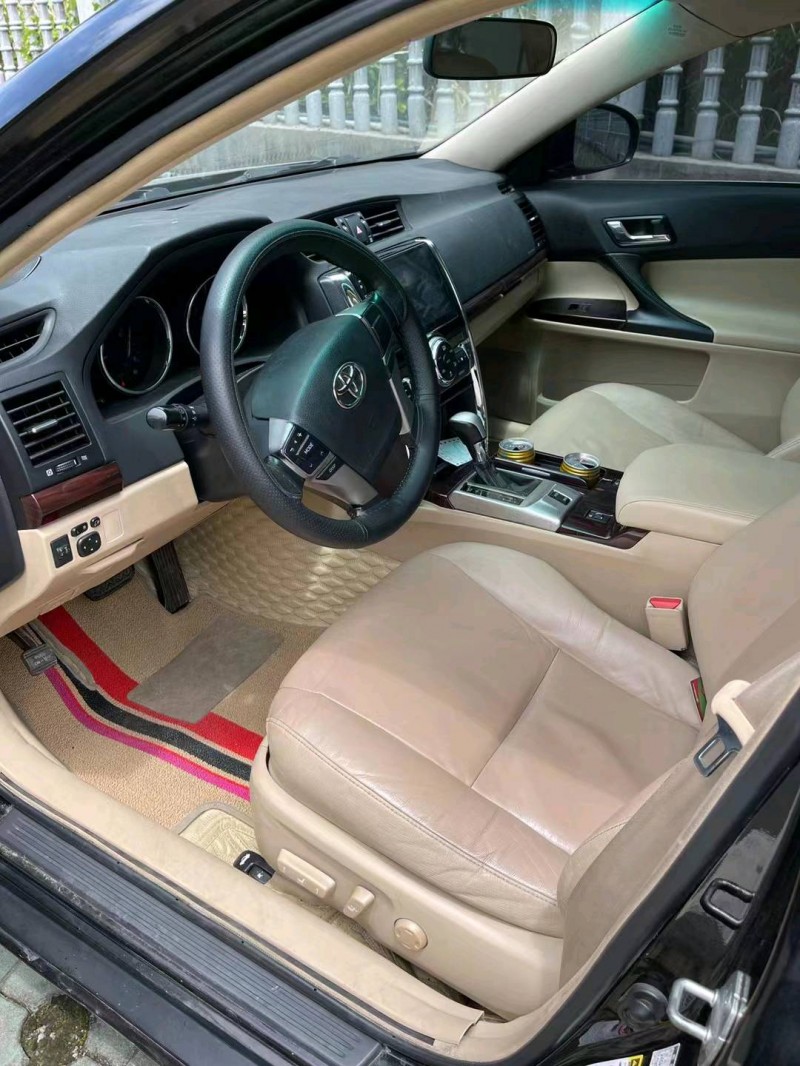 北京12年丰田锐志6