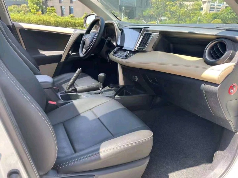 宜昌16年豐田RAV4榮放6