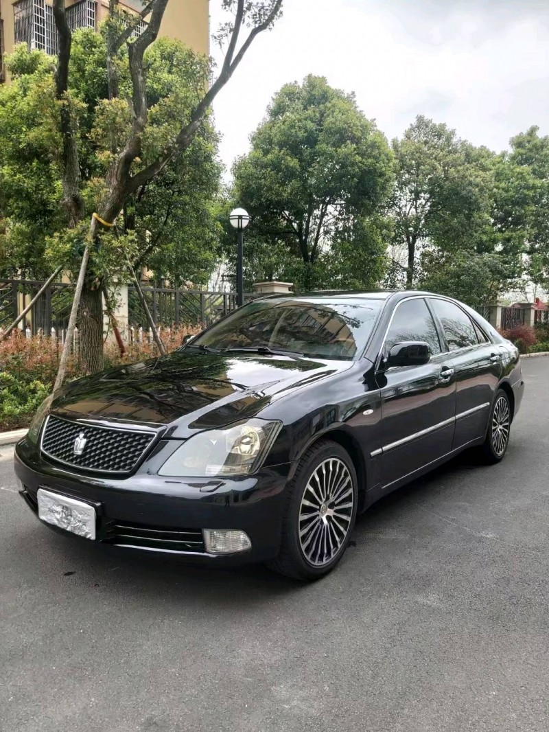 九江05年豐田皇冠8