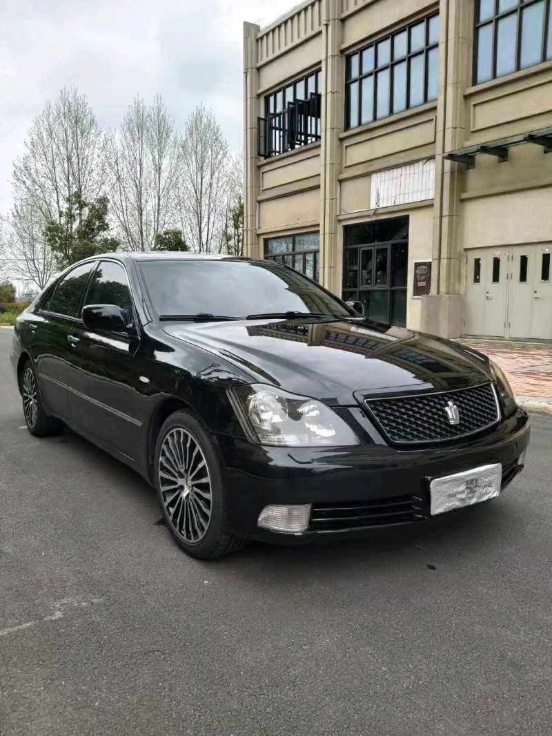 九江05年豐田皇冠7