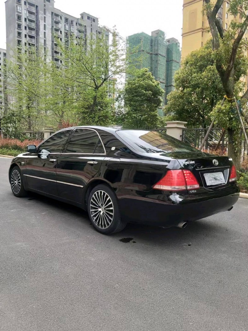 九江05年豐田皇冠1