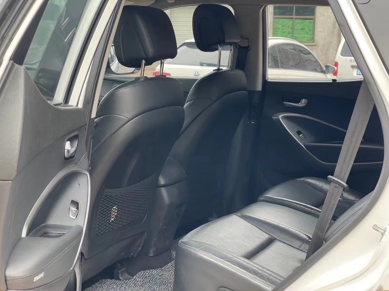 北京16年现代新胜达3