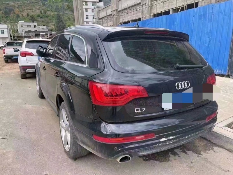 綿陽13年奧迪Q74