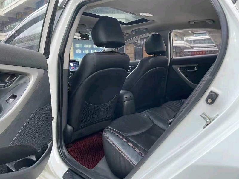 北京13年现代朗动5