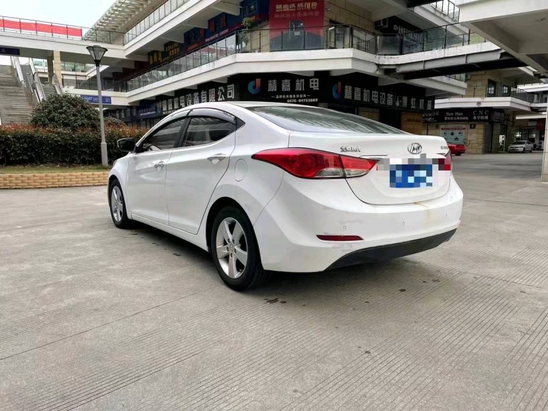 北京13年现代朗动9