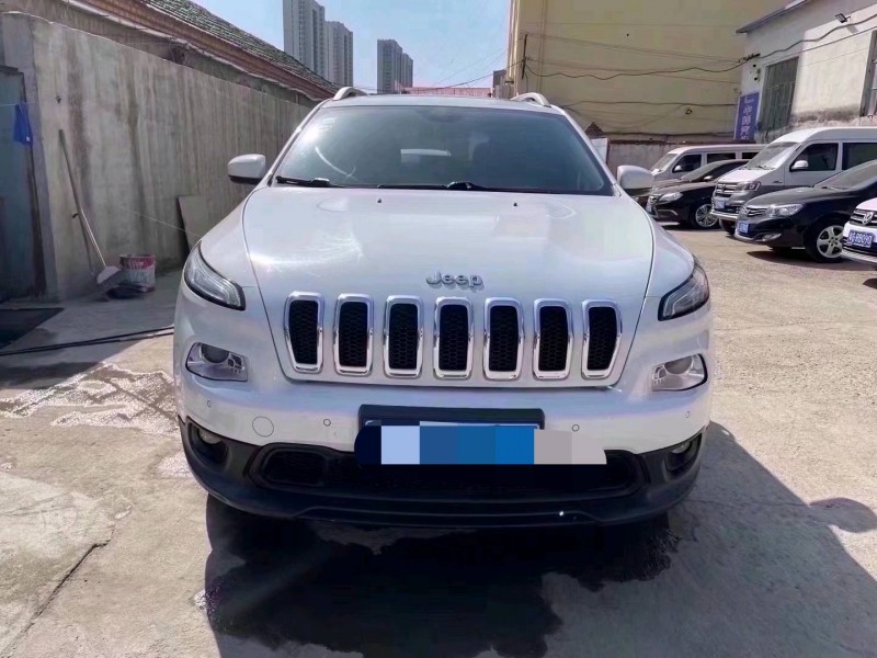 棗莊17年Jeep自由光8