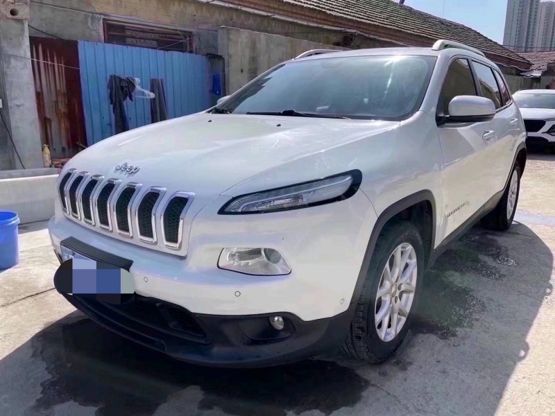 棗莊17年Jeep自由光7