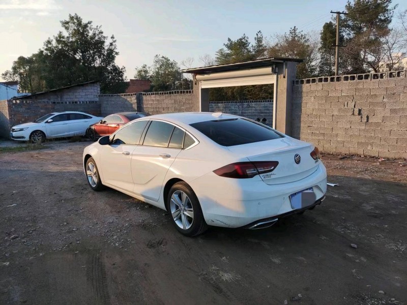 北京19年别克君威9