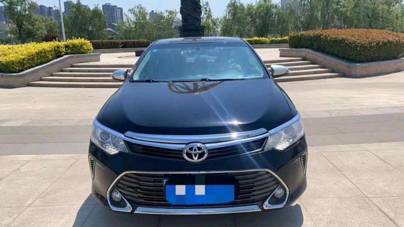 北京16年丰田凯美瑞8