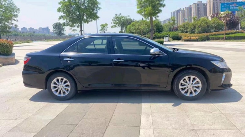 北京16年丰田凯美瑞5