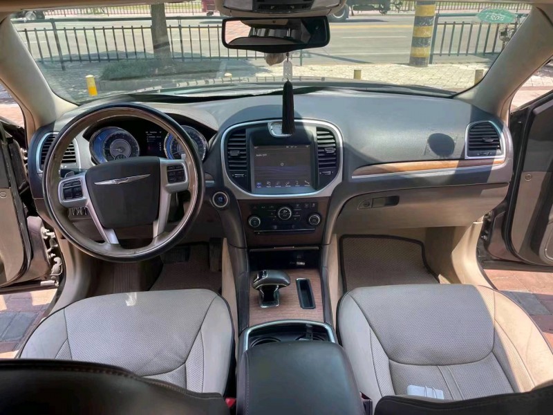 無錫14年克萊斯勒300C5