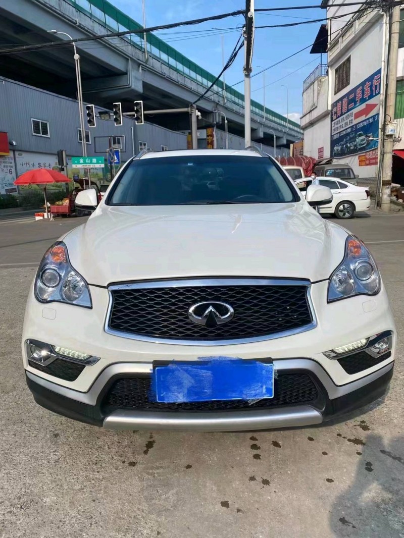 銅仁17年英菲尼迪QX507
