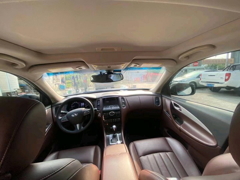銅仁17年英菲尼迪QX503