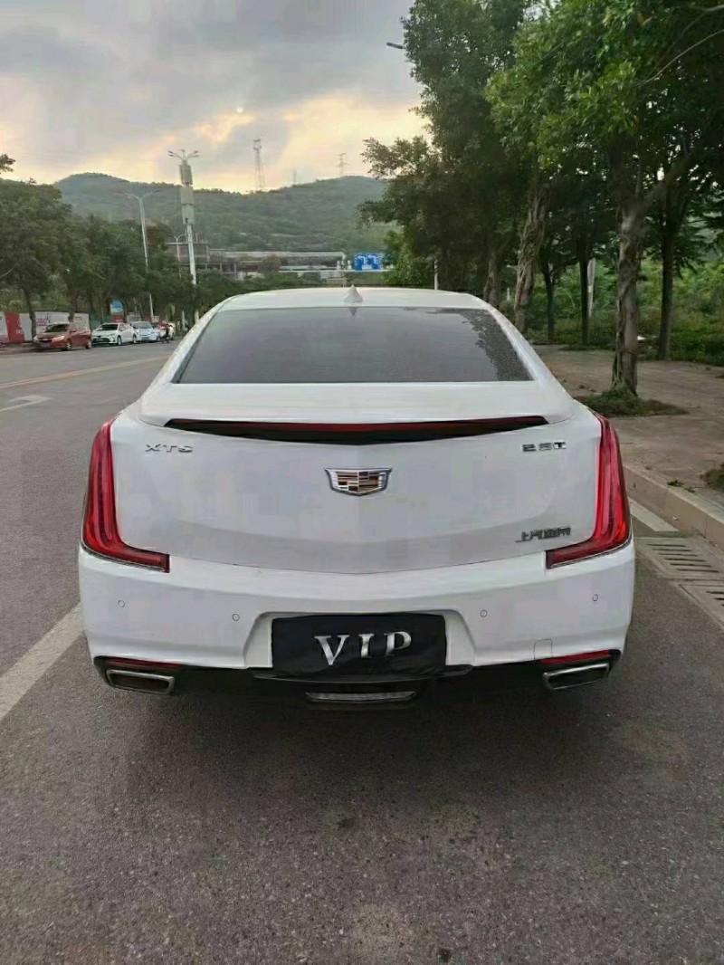 銅仁18年凱迪拉克XTS2