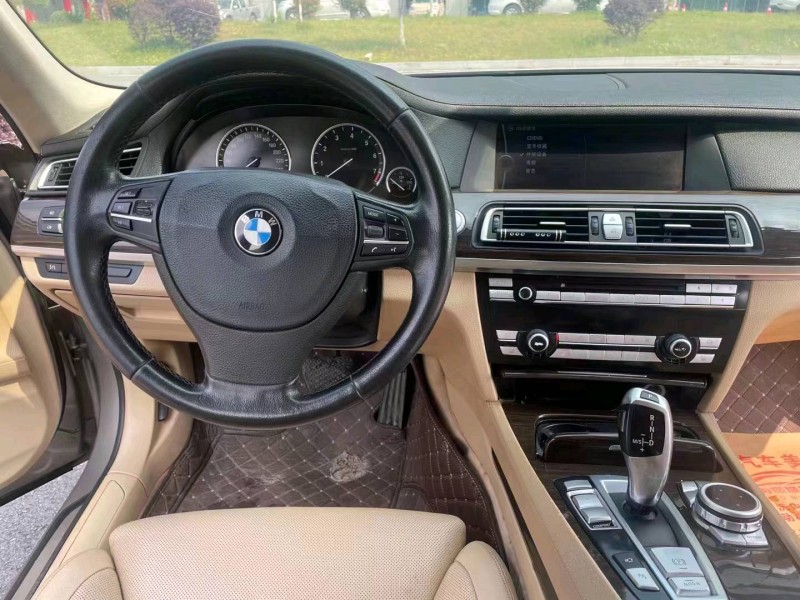 北京10年宝马7系8