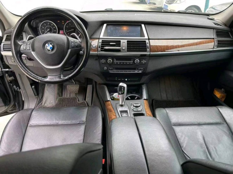 北京12年宝马X65