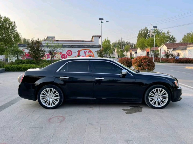 濟南13年克萊斯勒300C4