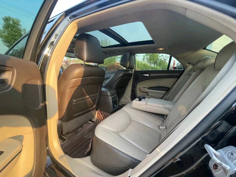 濟南13年克萊斯勒300C8