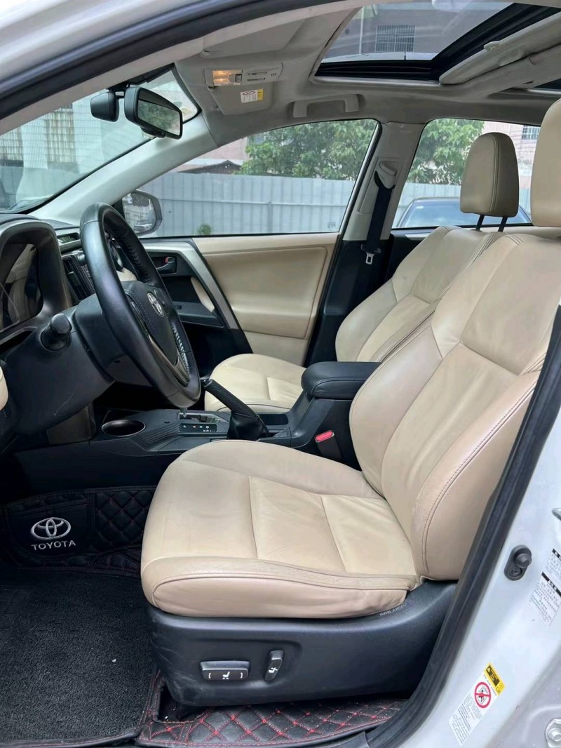 廣州14年豐田RAV46