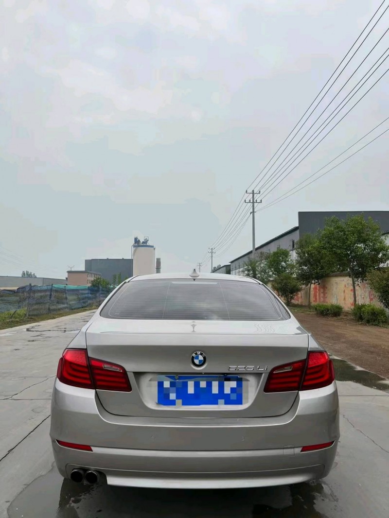 北京12年宝马5系3